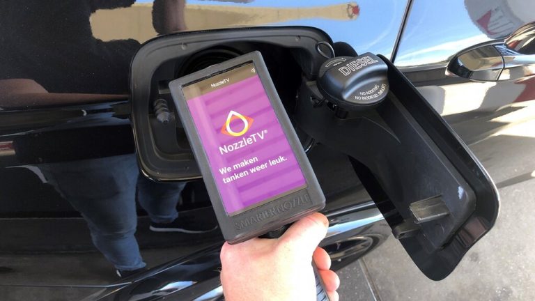 Adverteren op vulpistool tankstation